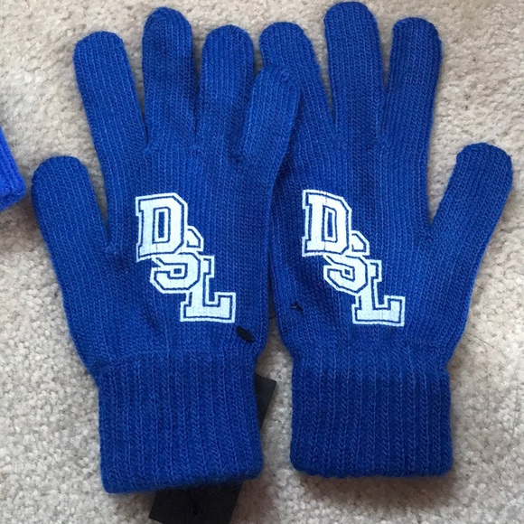 Diesel Bini hat and gloves set. - Picture 4 of 7